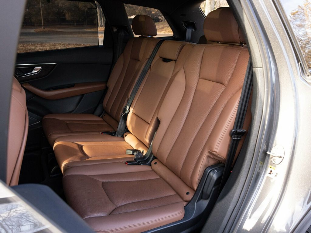 2020 Audi Q7 Prestige 55 TFSI Quattro, Black Optic Package, Cold Weather Pack - 22960803 - 55