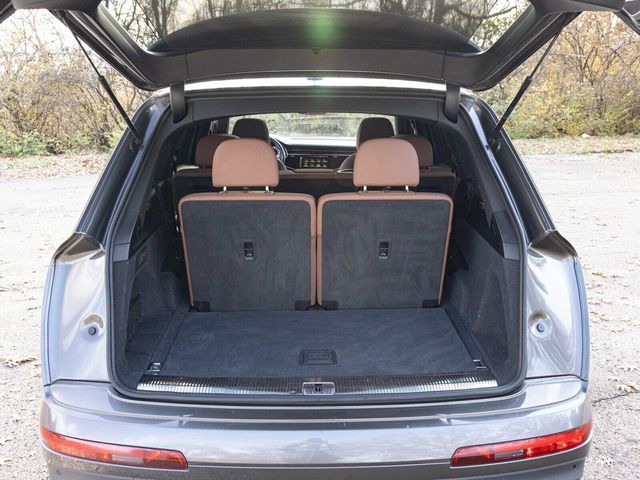 2020 Audi Q7 Prestige 55 TFSI Quattro, Black Optic Package, Cold Weather Pack - 22960803 - 58