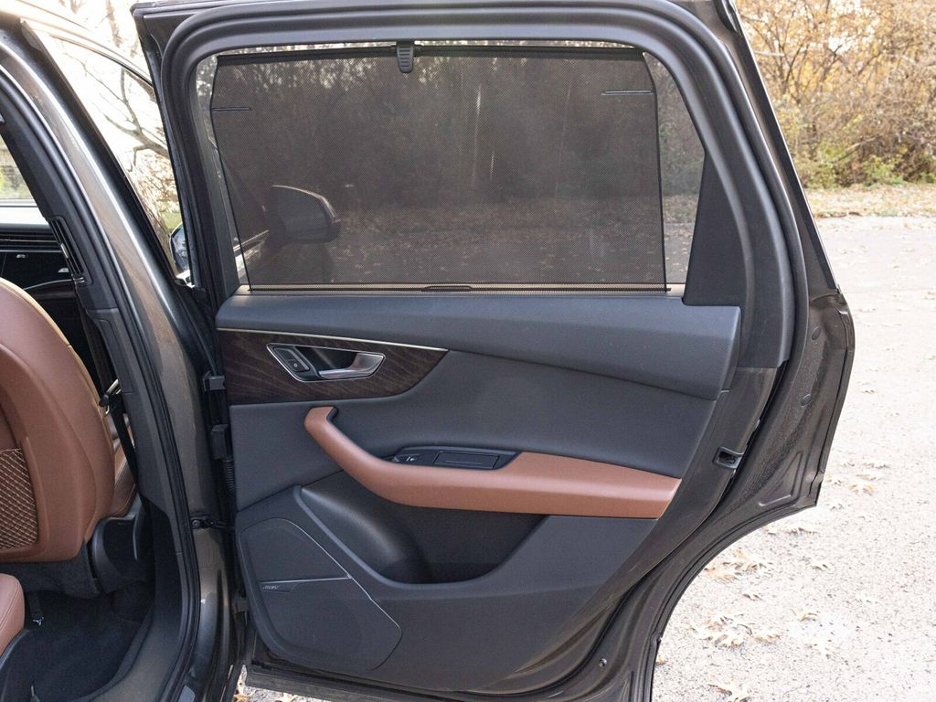 2020 Audi Q7 Prestige 55 TFSI Quattro, Black Optic Package, Cold Weather Pack - 22960803 - 68