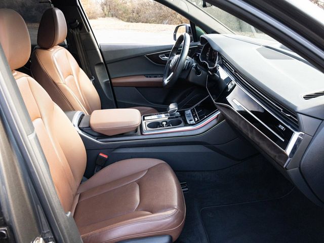 2020 Audi Q7 Prestige 55 TFSI Quattro, Black Optic Package, Cold Weather Pack - 22960803 - 74