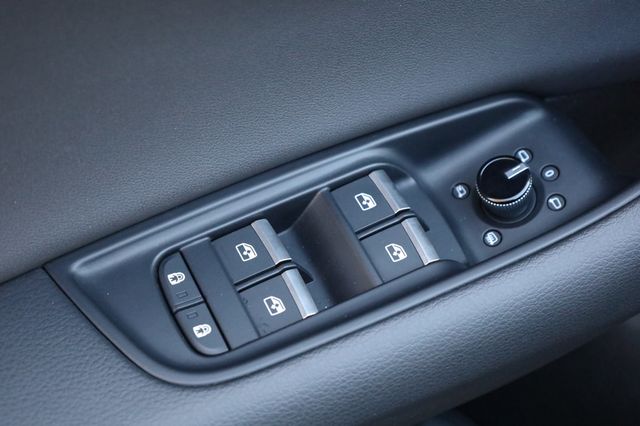 2020 Audi Q8  - 22972656 - 31