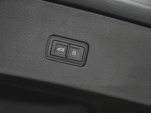 2020 Audi Q8 55 Prestige - 23050798 - 44