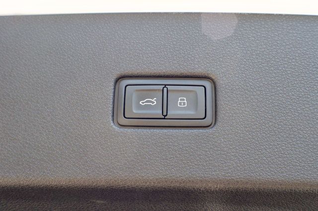 2020 Audi Q8 LocalTrade/Prestige/DriverAssistancePkg/Heated&CooledSeats/NAV - 22994107 - 52