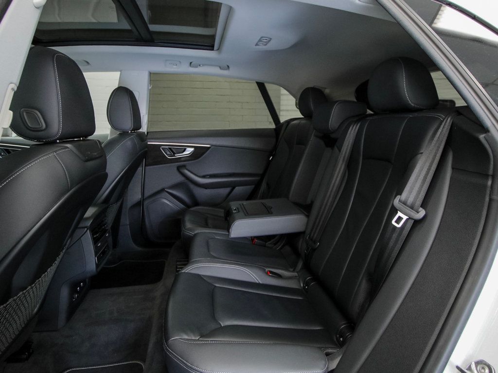 Audi Q8 photo 26