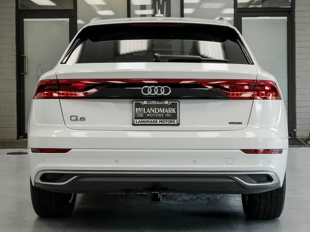 Audi Q8 photo 28