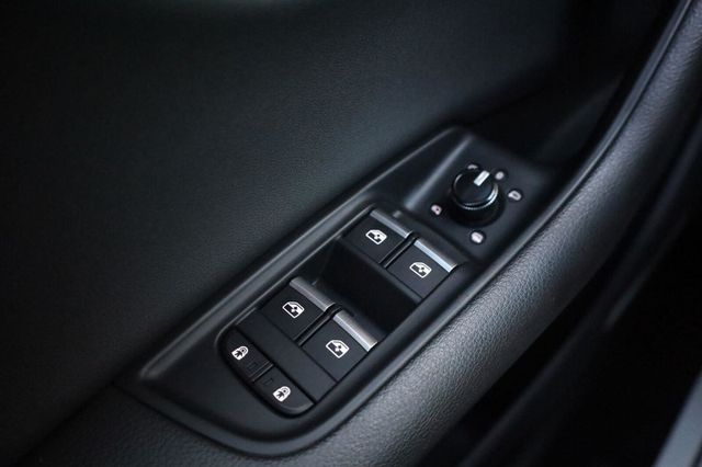 2020 Audi Q8 Premium Plus - 23083405 - 38