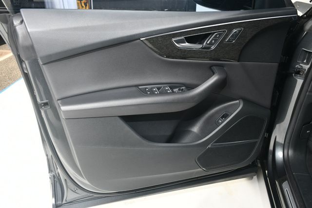 2020 Audi Q8 Premium Plus 55 TFSI quattro - 22971160 - 25