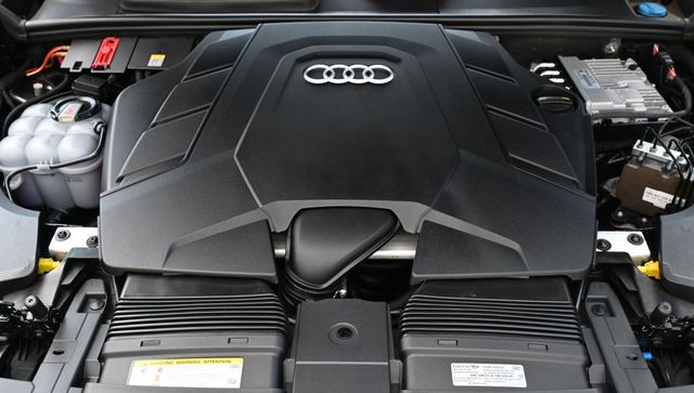 2020 Audi Q8 Premium Plus 55 TFSI quattro S Line Plus Package - 23066022 - 25