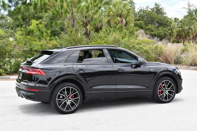 2020 Audi Q8 Premium Plus 55 TFSI quattro W/ S Line Plus Package - 23031008 - 33