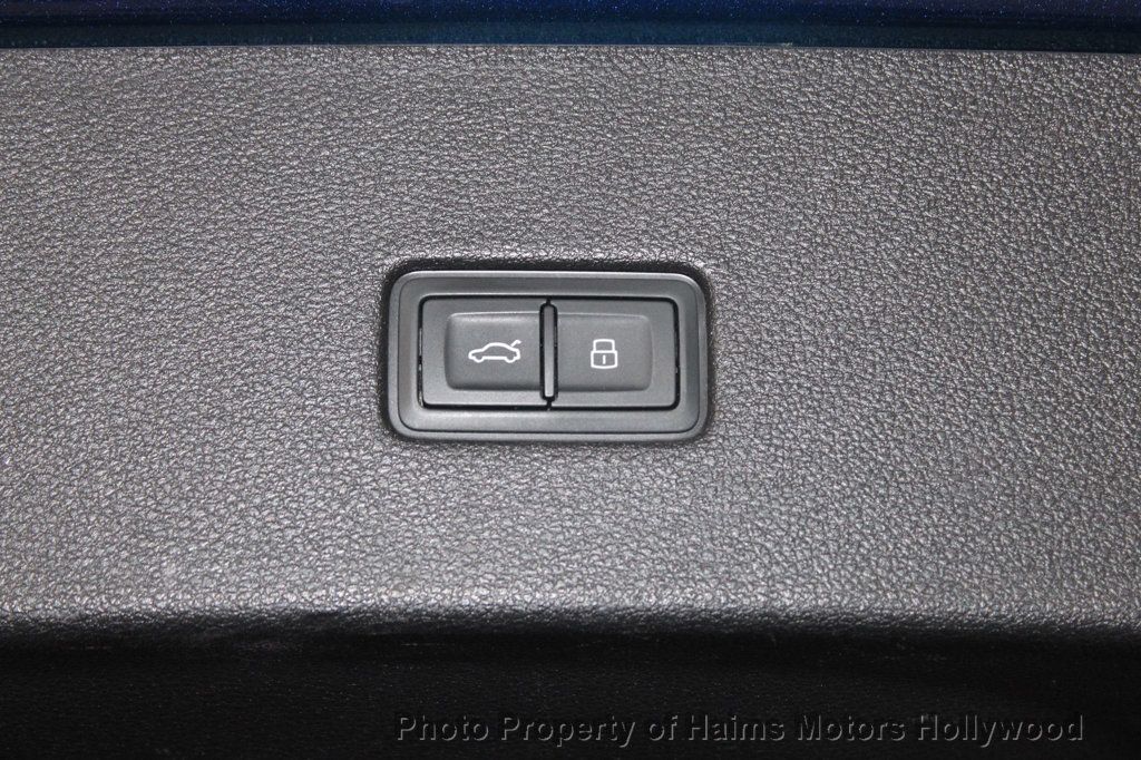 2020 Audi Q8 Prestige 55 photo 11