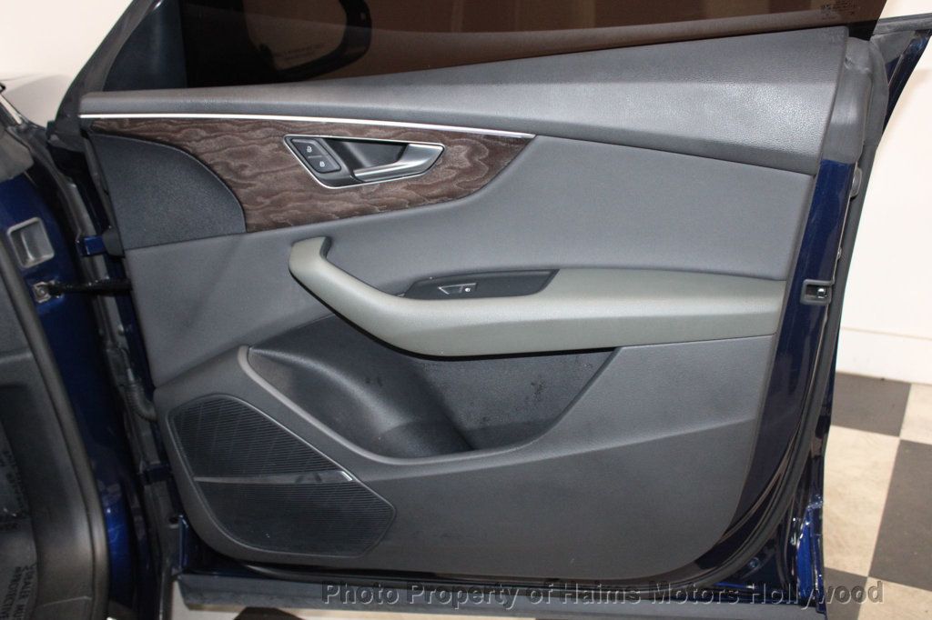 2020 Audi Q8 Prestige 55 photo 12