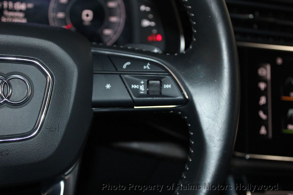 2020 Audi Q8 Prestige 55 photo 22