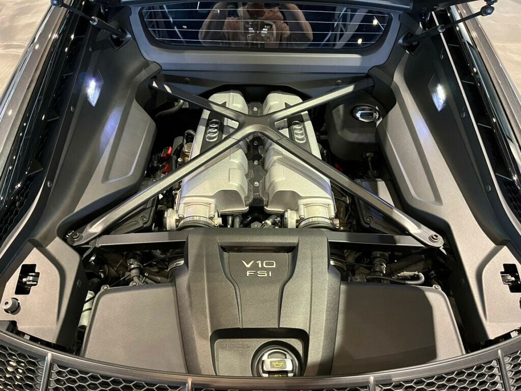 2020 Audi R8 Coupe v10/LocalCar/DynamicSteerPkg/FullLeatherPkg/AudiLaserLightPkg - 22672435 - 34