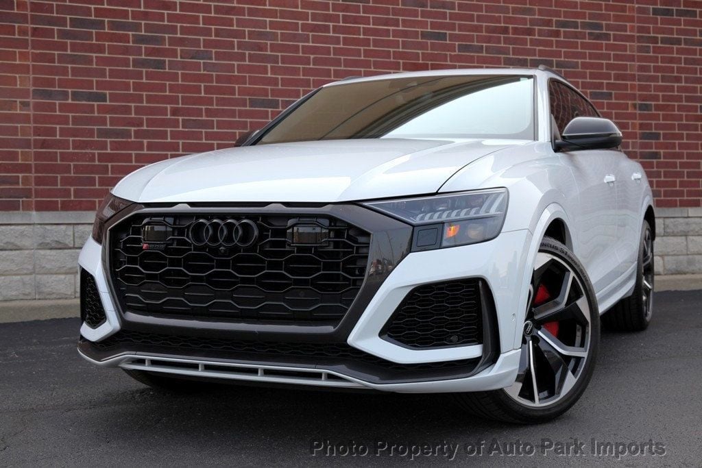 2020 Audi RS Q8 photo 2
