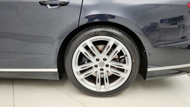 2020 Audi S8 4.0 TFSI w/ Executive, Driver Assistance & Cold Weather Packages - 22949912 - 8