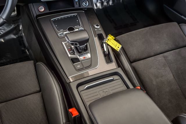 2020 Audi SQ5 SQ5 PREMIUM PLUS - QUANTUM GRAY - NAV - PANO ROOF - BACKUP CAM - 22900805 - 32