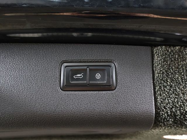 2020 Bentley Bentayga Hybrid AWD - 23055378 - 26