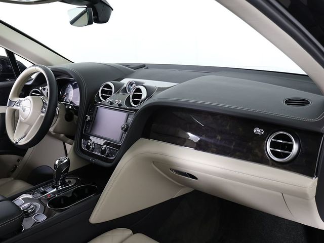 2020 Bentley Bentayga Hybrid AWD - 23055378 - 34