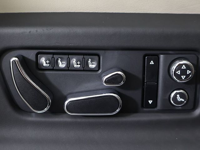 2020 Bentley Bentayga Hybrid AWD - 23055378 - 40