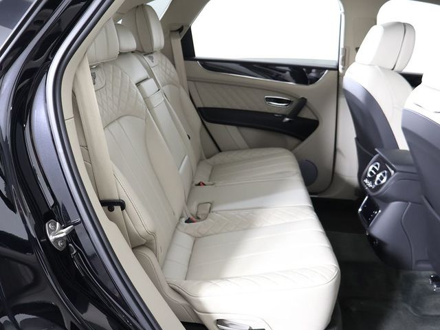 2020 Bentley Bentayga Hybrid AWD - 23055378 - 43