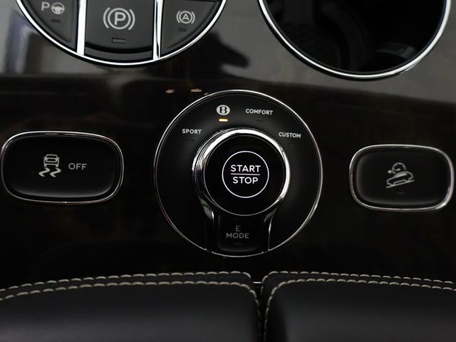 2020 Bentley Bentayga Hybrid AWD - 23055378 - 64