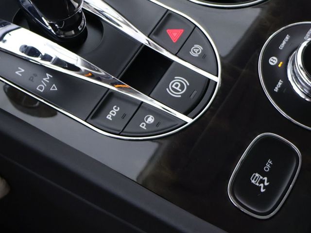 2020 Bentley Bentayga Hybrid AWD - 23055378 - 66