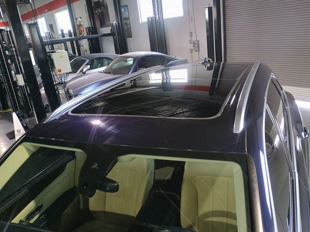 2020 Bentley Bentayga Hybrid AWD - 22940867 - 9