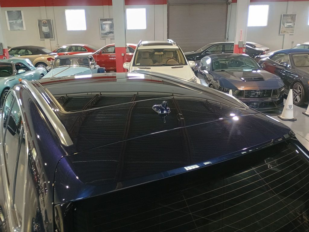 2020 Bentley Bentayga Hybrid AWD - 22940867 - 10