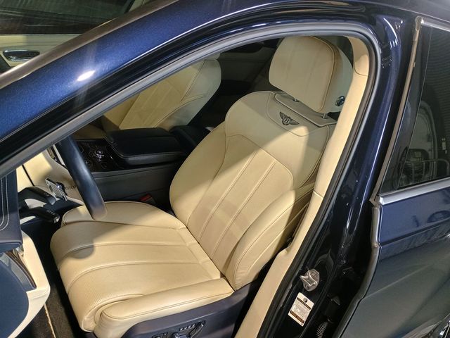 2020 Bentley Bentayga Hybrid AWD - 22940867 - 14