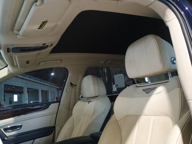 2020 Bentley Bentayga Hybrid AWD - 22940867 - 15