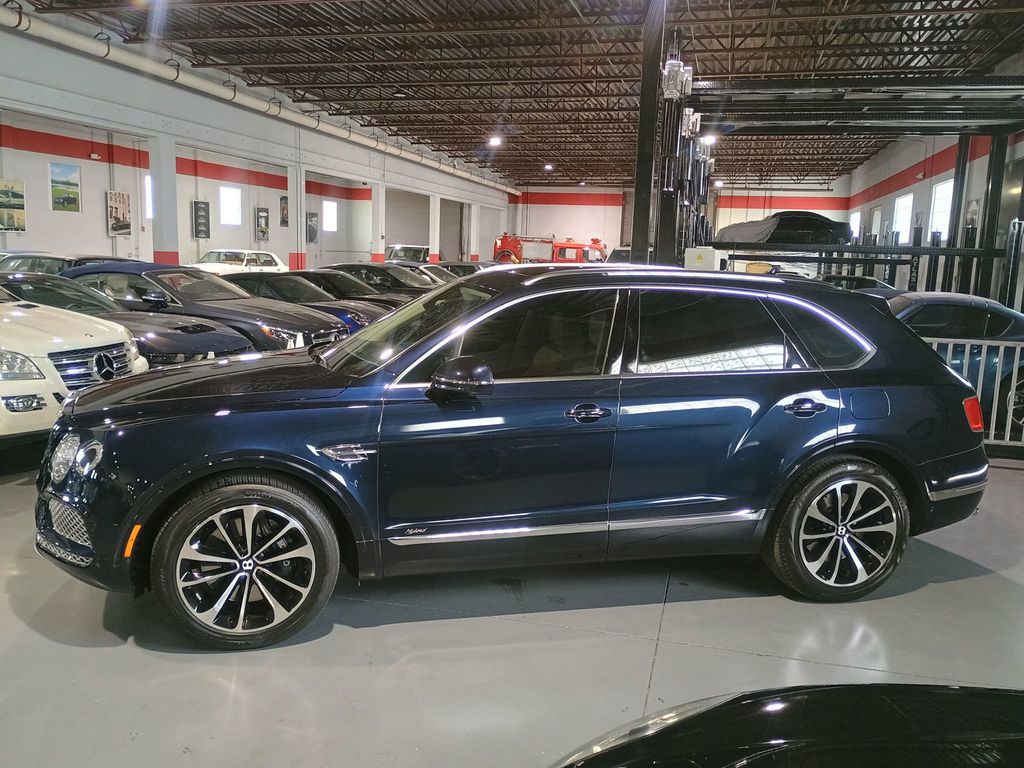 2020 Bentley Bentayga Hybrid AWD - 22940867 - 1