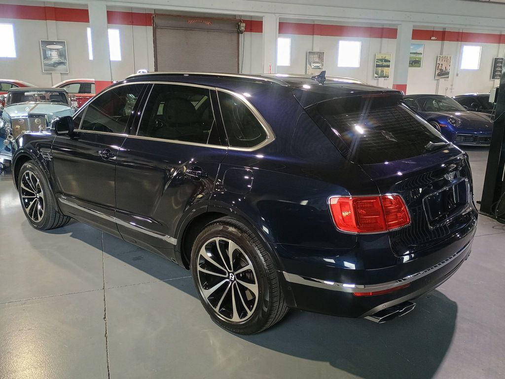 2020 Bentley Bentayga Hybrid AWD - 22940867 - 2