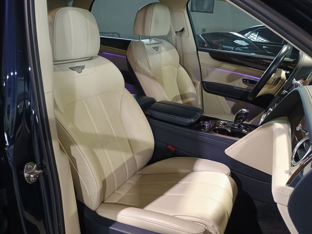 2020 Bentley Bentayga Hybrid AWD - 22940867 - 39