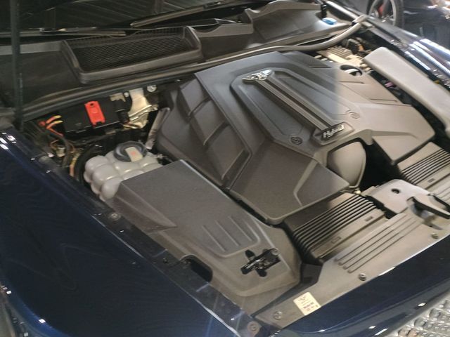 2020 Bentley Bentayga Hybrid AWD - 22940867 - 42