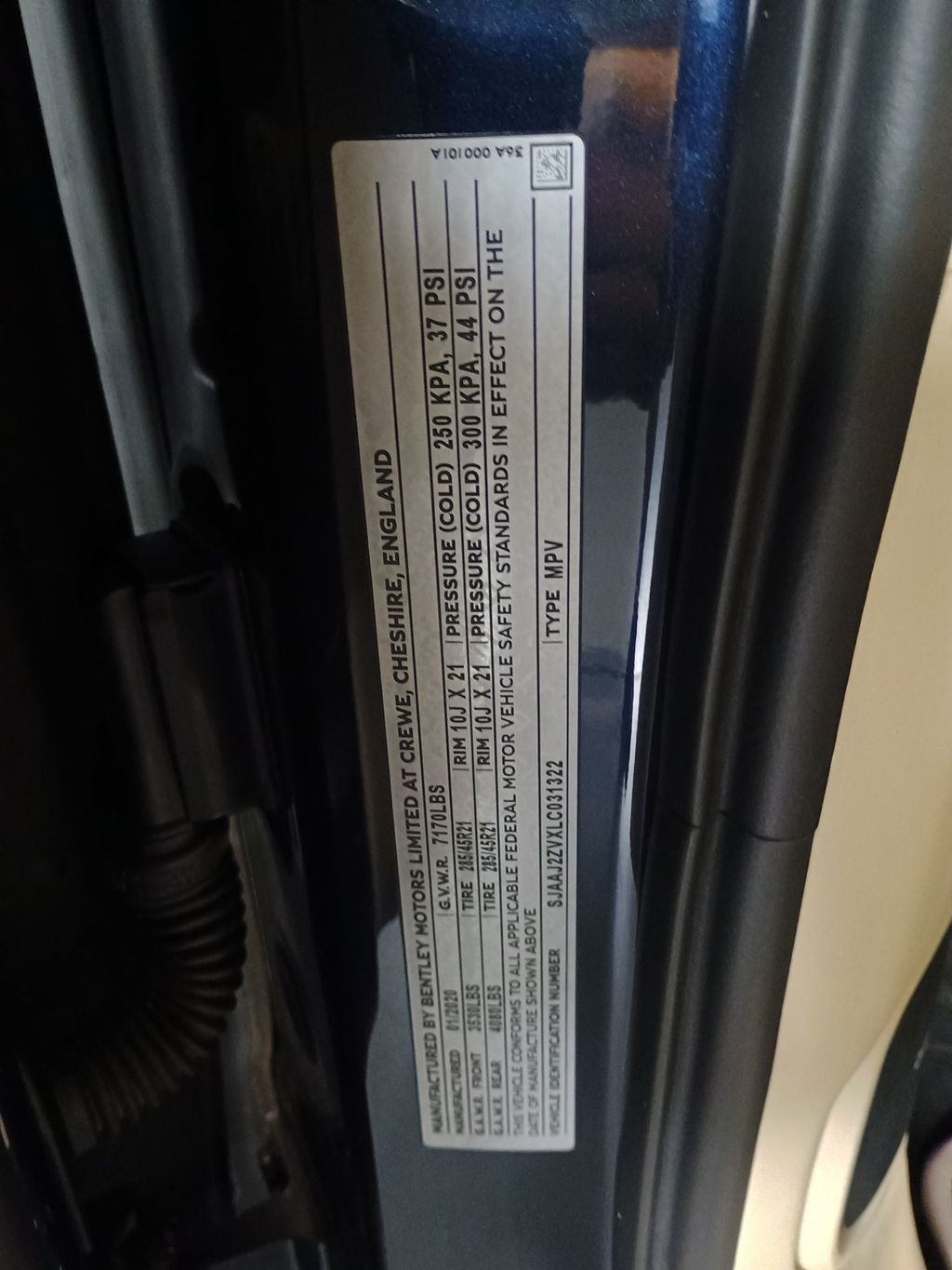 2020 Bentley Bentayga Hybrid AWD - 22940867 - 53