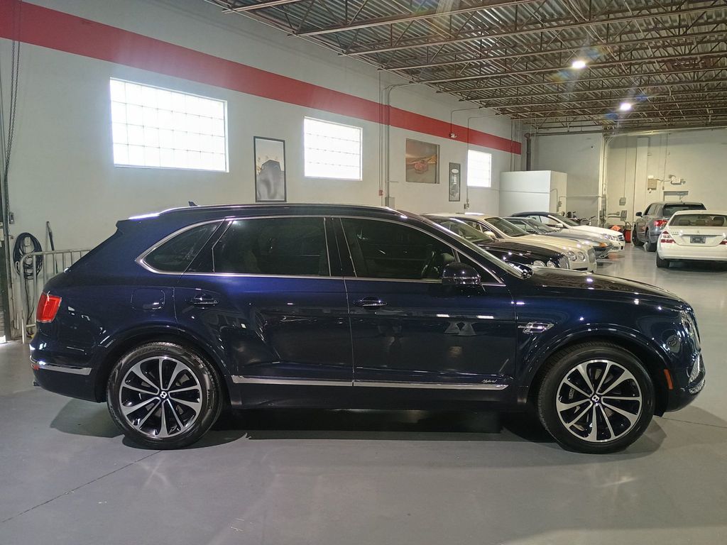 2020 Bentley Bentayga Hybrid AWD - 22940867 - 5