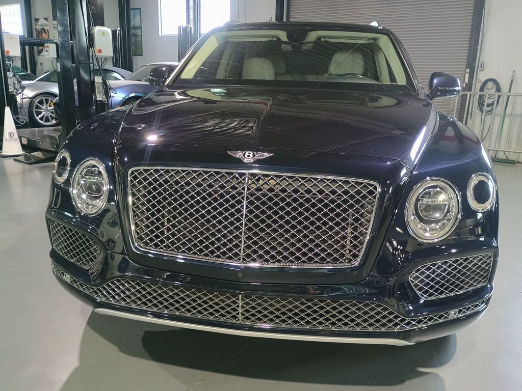 2020 Bentley Bentayga Hybrid AWD - 22940867 - 7
