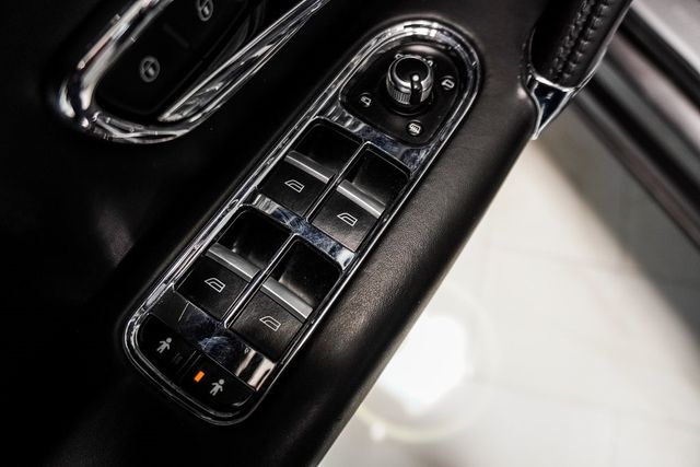 2020 Bentley Bentayga V8 AWD - 22975444 - 23