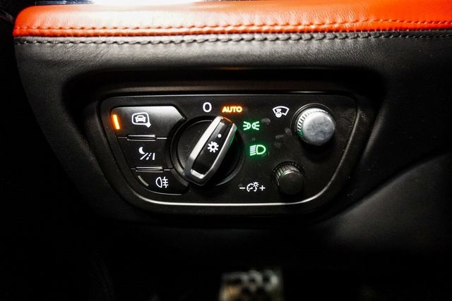 2020 Bentley Bentayga V8 AWD - 22975444 - 24