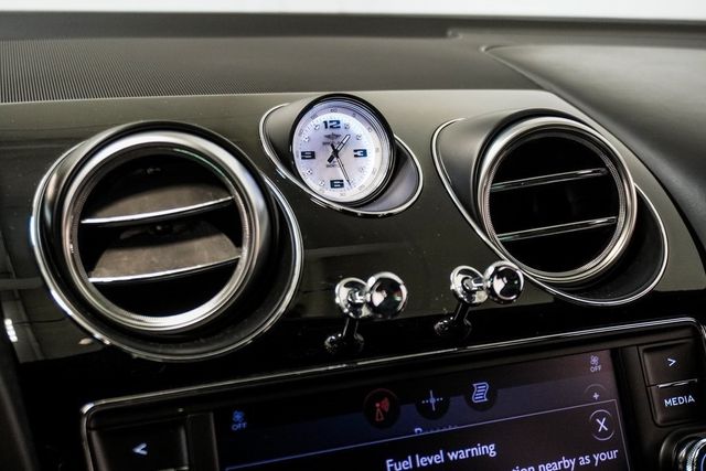 2020 Bentley Bentayga V8 AWD - 22975444 - 25
