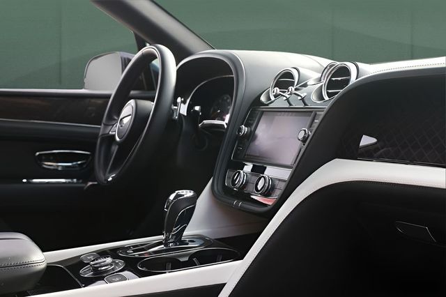 2020 Bentley Bentayga V8 AWD - 22980236 - 16