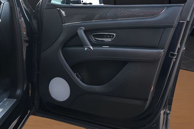 2020 Bentley Bentayga V8 AWD - 22980236 - 17