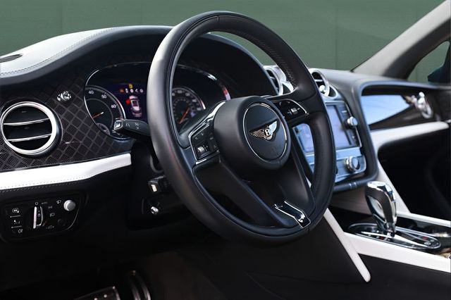 2020 Bentley Bentayga V8 AWD - 22980236 - 23
