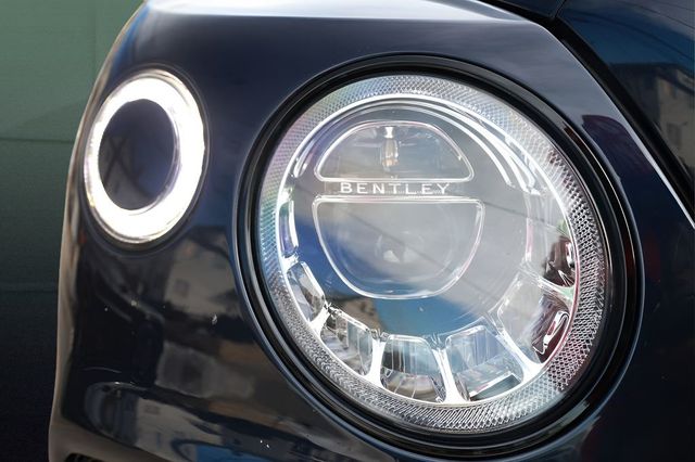 2020 Bentley Bentayga V8 AWD - 22980236 - 35