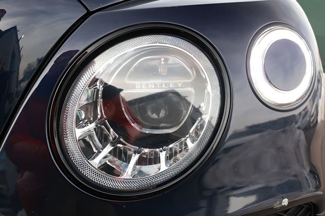 2020 Bentley Bentayga V8 AWD - 22980236 - 36