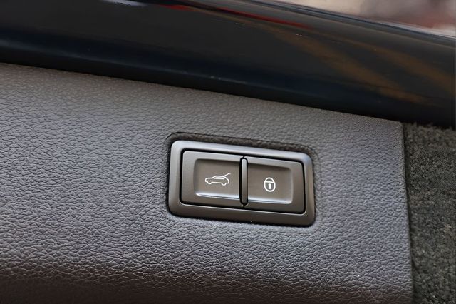 2020 Bentley Bentayga V8 AWD - 22980236 - 45