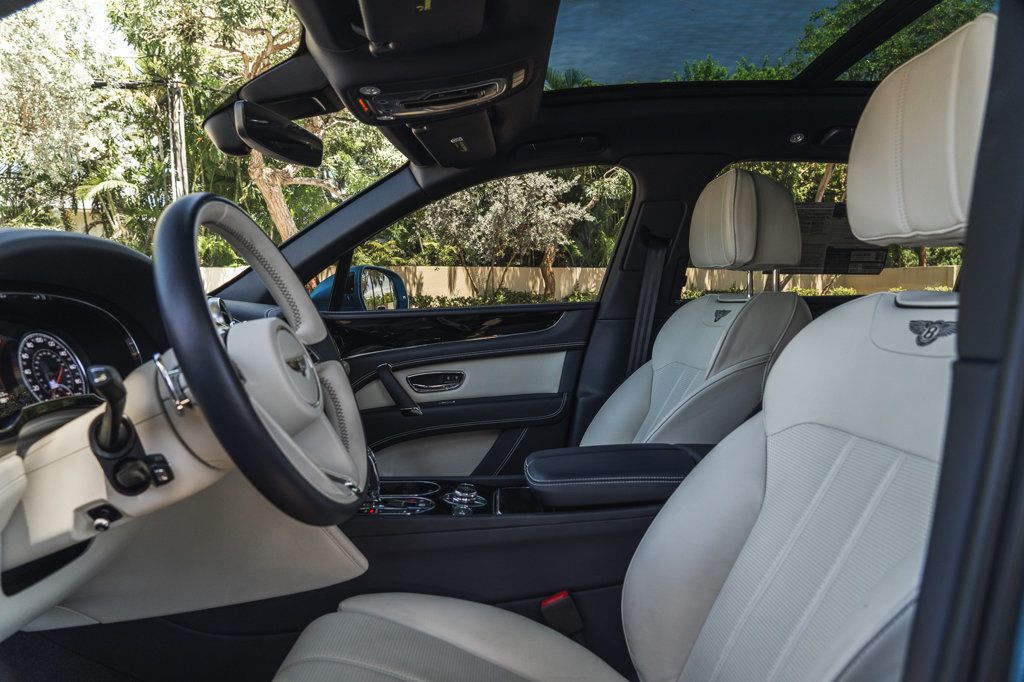 2020 Bentley Bentayga V8 photo 14