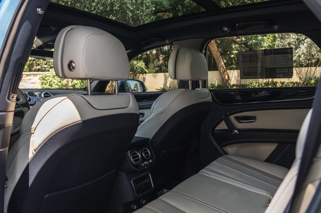 2020 Bentley Bentayga V8 photo 21