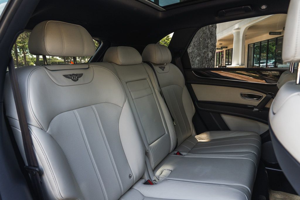 2020 Bentley Bentayga V8 photo 24