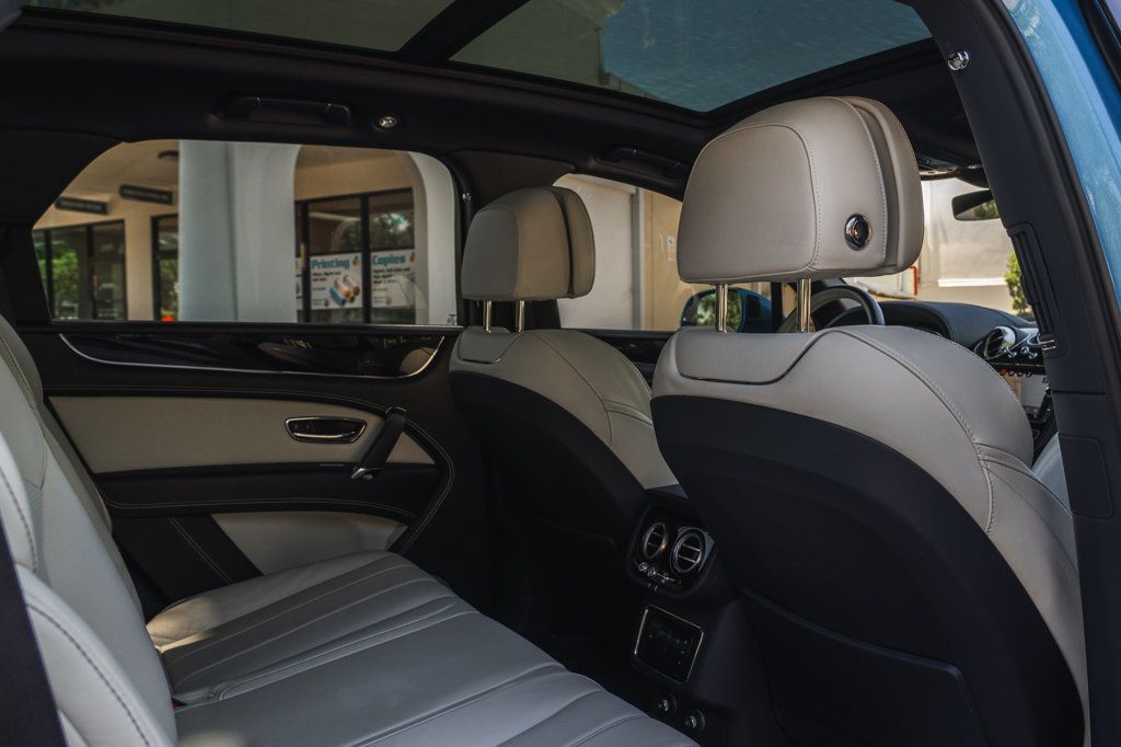 2020 Bentley Bentayga V8 photo 26